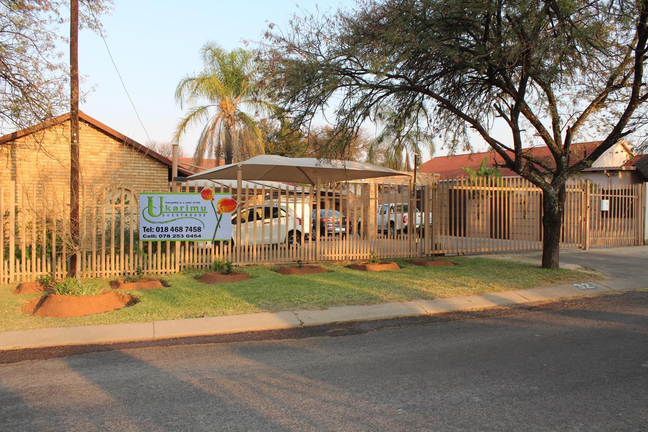 Ukarimu Guest House Klerksdorp Eksteriør billede