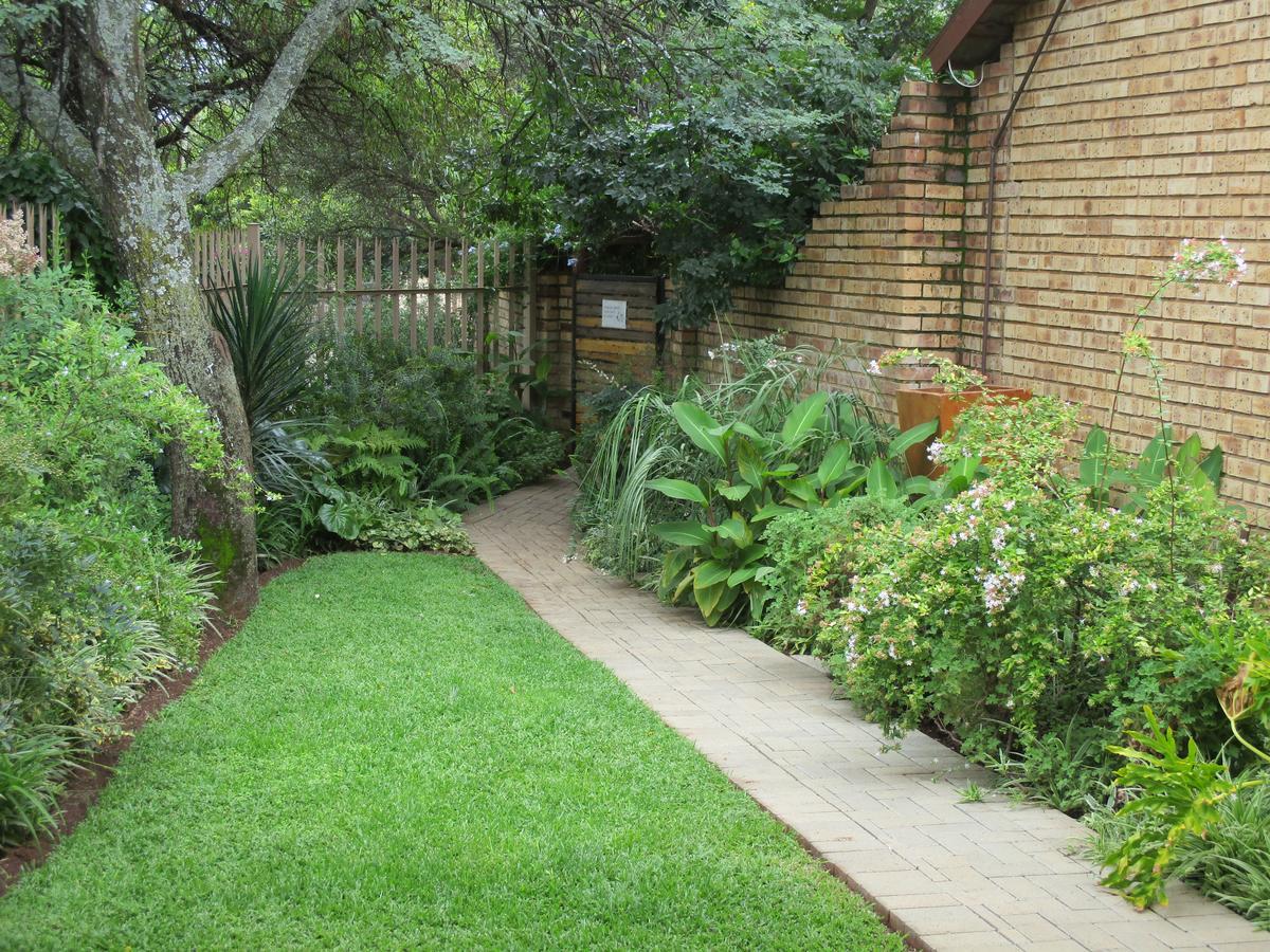 Ukarimu Guest House Klerksdorp Eksteriør billede