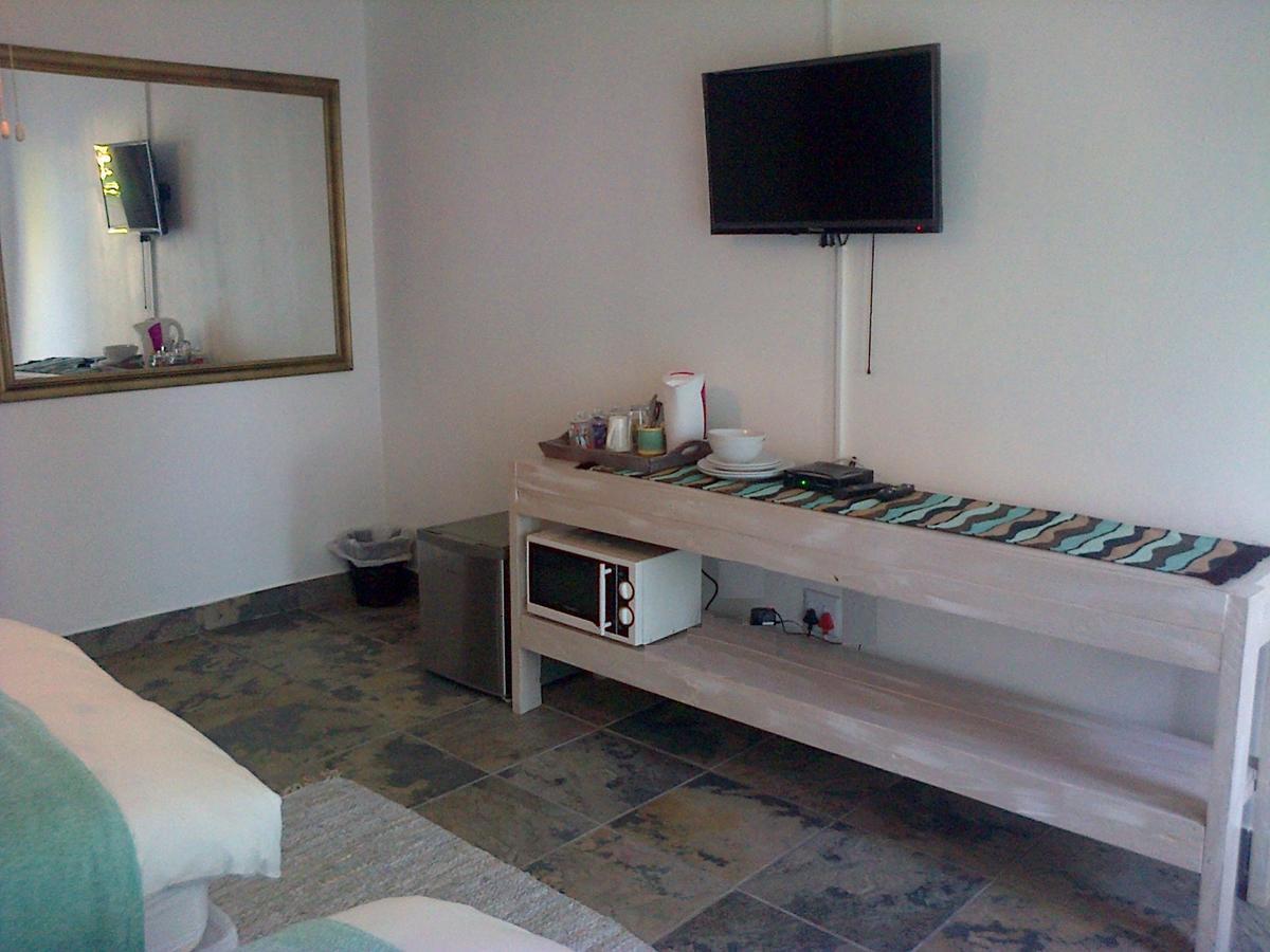 Ukarimu Guest House Klerksdorp Eksteriør billede