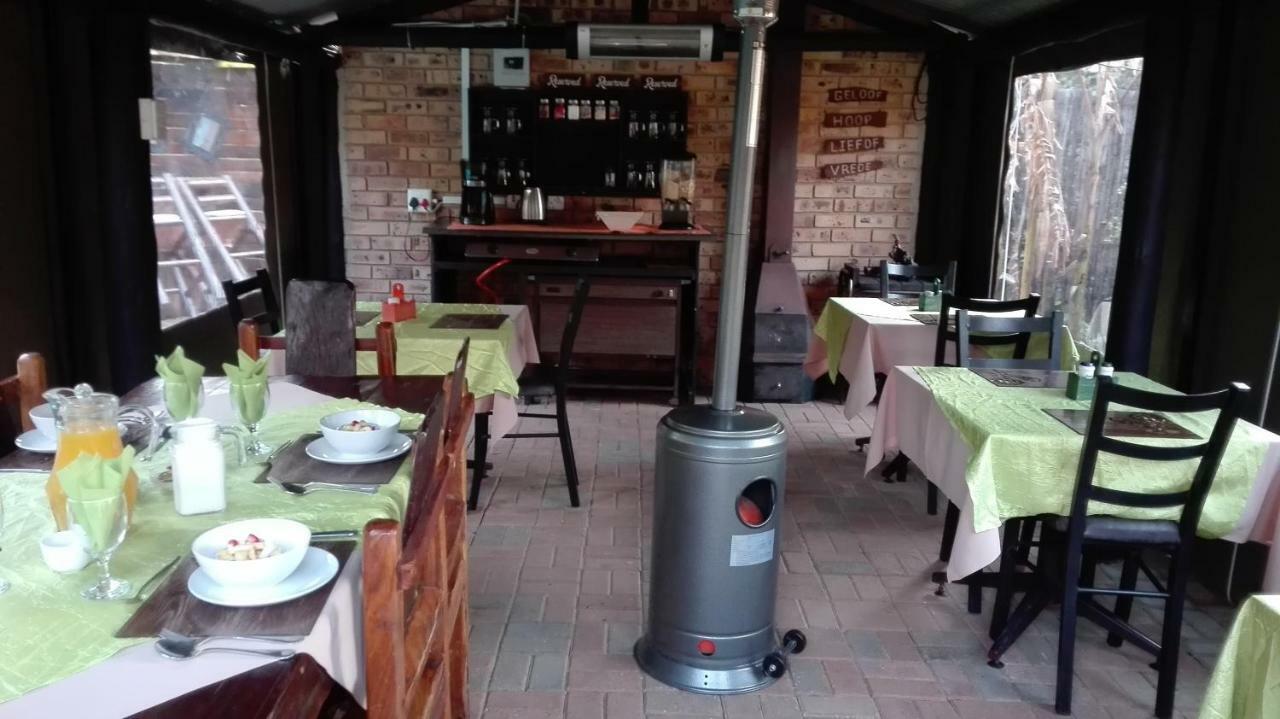 Ukarimu Guest House Klerksdorp Eksteriør billede