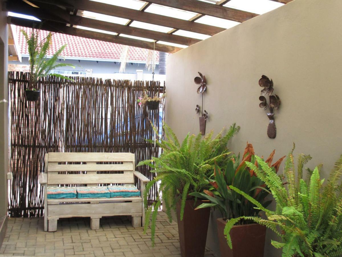 Ukarimu Guest House Klerksdorp Eksteriør billede