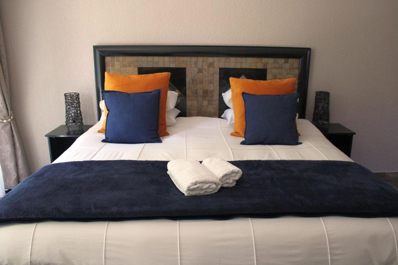 Ukarimu Guest House Klerksdorp Eksteriør billede